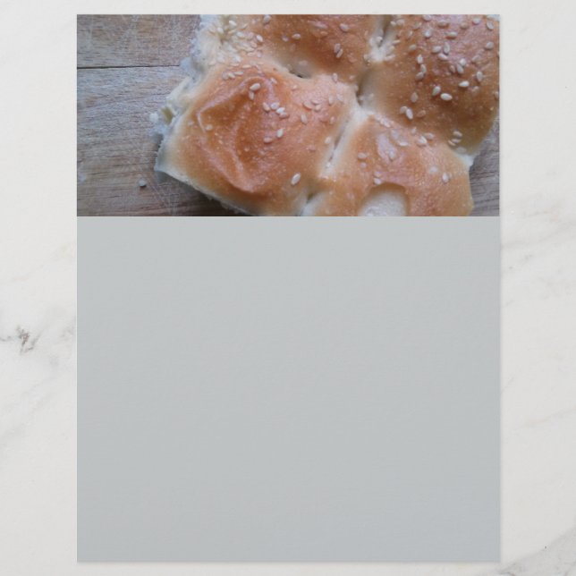 Pão de grão na prateleira de madeira, Comida saudá (Frente)