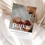 Papa Heart - Cartão com fotos do primeiro Dia de o<br><div class="desc">Uma simples primeira placa de Dia de os pais com sua própria foto e a palavra "papa" no topo,  junto com um pouco de coração. Você pode editar todo o texto mais a cor do texto neste design.</div>