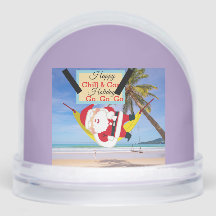 Papais noeis amarrando redes e palmeiras