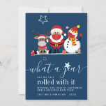 Papais noeis bonitos Reindeer Snowman 2020 Script<br><div class="desc">Personalize este cartão de Natal "Que Ano" bonito com sua própria mensagem ou exclua clicando no botão "Personalizar isso" acima. Traga um pouco de alegria de Natal este ano com este cartão engraçado e fofo personalizável</div>