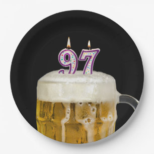Papel Cerveja de aniversário de 97 anos em prato de pape
