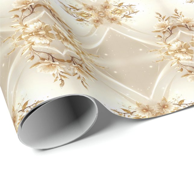 Papel de embrulho com flores brancas e douradas (Ponta do rolo)