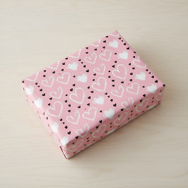 Papel de embrulho com padrão de coração rosa