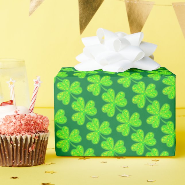 Papel de embrulho com padrão de trevo verde neon (Festa de aniversário)