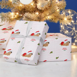 Papel de embrulho com pontos e chapéu de Papai Noe