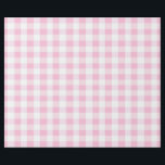 Papel de embrulho de gingham rosa<br><div class="desc">Um papel de embrulho de gingham cor-de-rosa adiciona um toque de charme e elegância a qualquer presente! Apresentando um padrão clássico de verificação em tons suaves de rosa, este papel de embrulho é perfeito para favores de festa de solteira, chás de panela ou qualquer celebração doce. Quer seja usado para...</div>