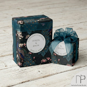 Papel de Embrulho Engajamento Preto Floral Pavões