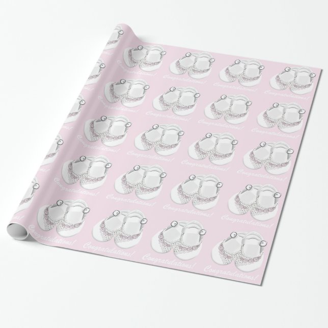 Papel de embrulho para chá de bebê Sapatinhos Rosa (Desenrolado)