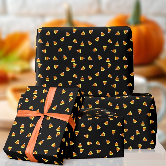 Papel de embrulho preto de milho doce do Halloween (Fun candy corn wrapping paper just for you! Perfect for Halloween!)