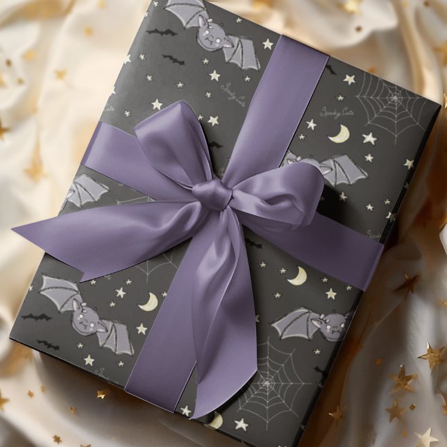 Papel De Presente Adorável Black Spooky Bonito Gatinho Bats Hallowee (Adorable Kids Halloween Spooky Cute Bats, Moons, Stars, Spider Webs & Hand-written "Spooky Cute".)