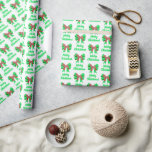 Papel De Presente Airedale Terrier Christmas Dog & Green Arco White<br><div class="desc">Libere seu espírito de Natal com nosso Livro Branco Airedale Terrier Dog. Este design, perfeito para amantes de cães, captura a alegria da estação, fazer que seus presentes realmente se destacem. Infundido com encanto festivo, dobra como uma decoração de feriado deliciosa. Então, por que esperar? Faça cada presente especial com...</div>