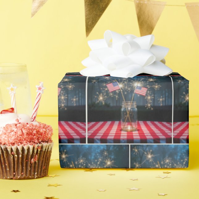 Papel De Presente American Flags With Sparklers In a Mason Jar (Festa de aniversário)