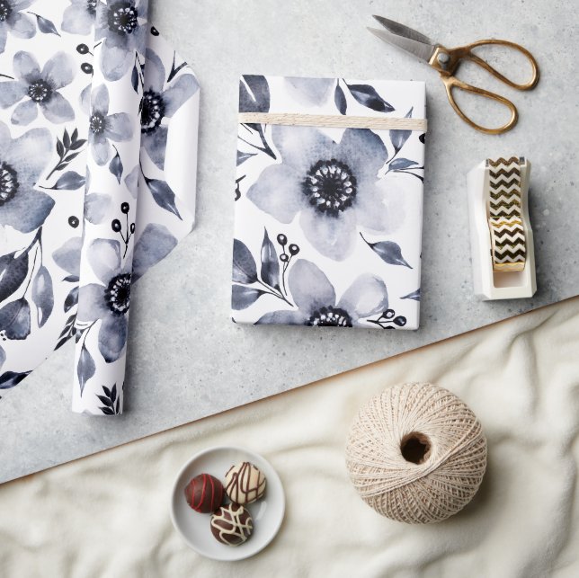 Papel De Presente Anemonas Pretas e Brancas em Escala de Cinza Flora (Artesanato)