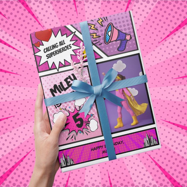 Papel De Presente Aniversário da Garota Única do Super Herói do Livr (Comic Book Superhero Pink Photo Personalized Wrapping Paper)