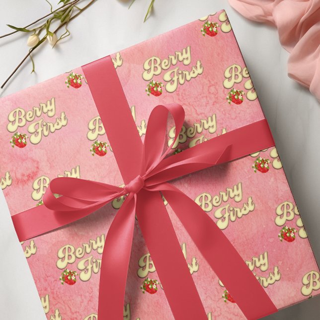Papel De Presente Aniversário de 1 ano Berry Rosa Branco Morango Dou (Criador carregado)