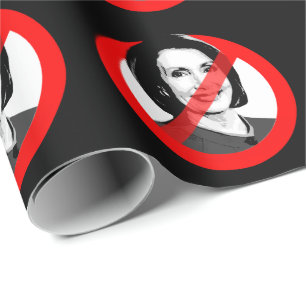 PAPEL DE PRESENTE ANTI PELOSI