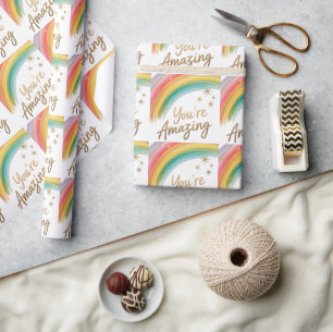 Papel De Presente Arco-íris com Glitter Dourado e Texto "Você é Incr