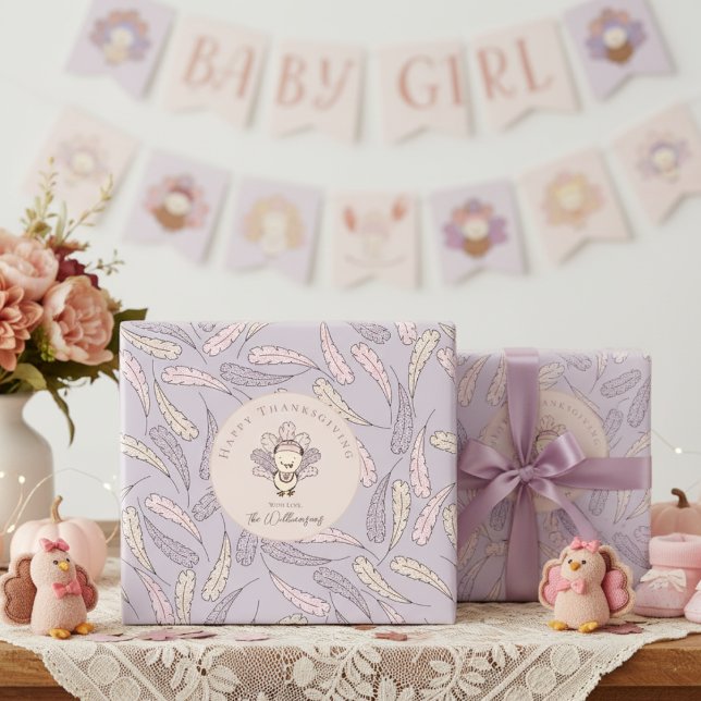 Papel De Presente Baby Girl Turkey & Feather Happy Graças (Cute Baby Girl Happy Thanksgiving Fall Wrapping Paper. Little Turkey, Pink & Purple Feather Pattern)