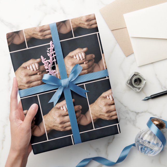 Papel De Presente Bebê Recém-Nascido' Mão na Mão do Homem (Presentear)