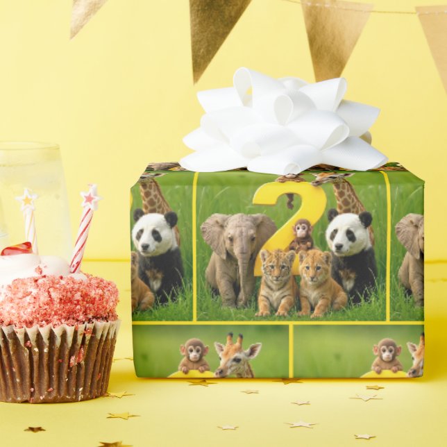 Papel De Presente Bebês Animais Africanos Com um Grande Número Dois (Festa de aniversário)