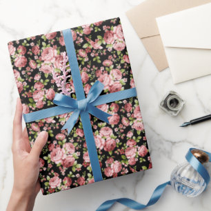 Papel De Presente Belos Rosas de Padrão Floral com Folhagem Verde