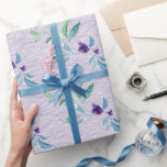 Papel De Presente Berries Roxos Em Papel De Textura Em Massa De Lava<br><div class="desc">Um belo presente de bagas roxas em papel de textura áspera,  em suporte de lavanda</div>