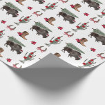 Papel De Presente Bison Christmas Tree Ranch Wild West Christmas Wra<br><div class="desc">Padrão com ilustrações de um búfalo vestindo um chapéu de Papai Noel com árvore de Natal amarrada às costas,  um cacto,  ferradura e bota de vaqueiro decorada com arco festivo e poinsetos.</div>