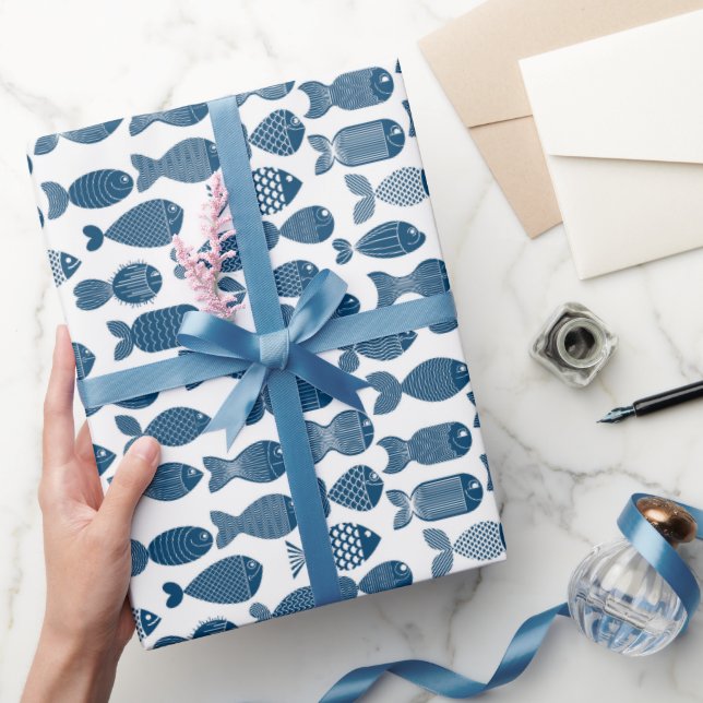 Papel De Presente Blue and White Fish Wrapping Paper (Presentear)