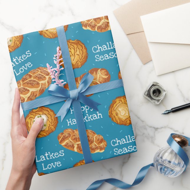 Papel De Presente Blue Latkes and Challah Bread Hanukkah Pattern (Presentear)