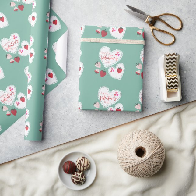 Papel De Presente Bois e Morangos Felizes Dia dos Namorados (Artesanato)