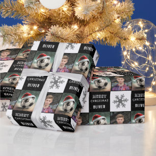 Papel De Presente Bola de futebol com Santa Hat Snowflake Foto