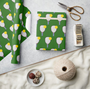 Papel De Presente Bolas de Pickleball Amarelas e Remos em Verde