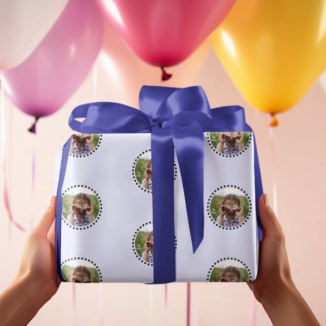 Papel De Presente Bolinhas de Fotografias Redondas Simplesmente Engr (This funny and chic wrapping paper features a round polka dot framed photo repeating pattern.)