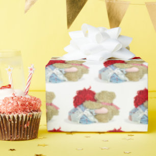 Papel De Presente boneca de pano velha e ursinho de pelúcia abraça