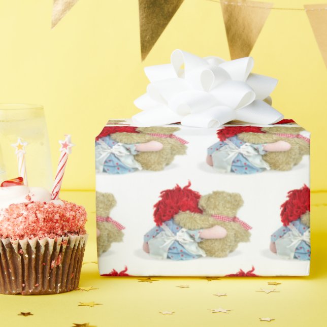 Papel De Presente boneca de pano velha e ursinho de pelúcia abraçand (Festa de aniversário)