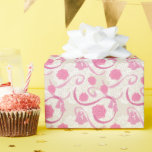 Papel De Presente Bonito em Rosa<br><div class="desc">Passamanaria Bonito em Rosa -- flores de seda rosa,  borlas e fitas em renda branca.</div>