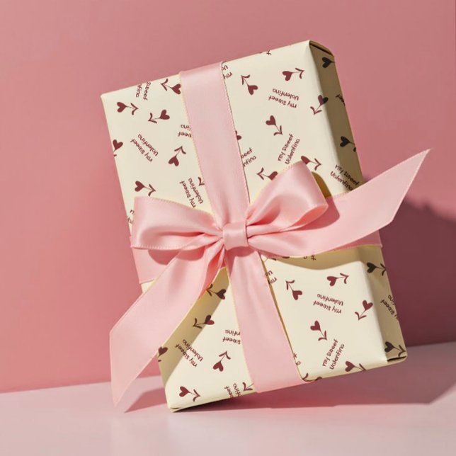 Papel De Presente Burgundy Script Hearts on Cream– Valentine Pattern (Criador carregado)