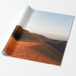 Papel De Presente Campo majestoso à luz do sol. Dramático e pictu