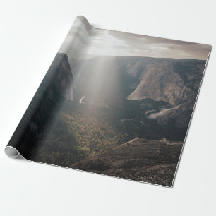 PAPEL DE PRESENTE CAMPO VERDE E MONTANHAS DURANTE O DIA