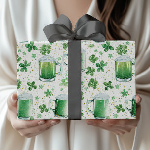 Papel De Presente Canecas de Cerveja Verde Elegantes e Trevos Branco