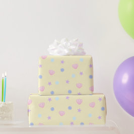 Papel De Presente Capas de focas e pérolas de Pastel em Lemon Chiffo