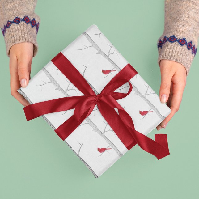 Papel De Presente Cardeal Vermelho na Árvore de Birch do inverno (Simple red cardinal holiday gift wrap with winter birch tree)