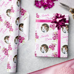 Papel De Presente Casamento de foto personalizada rosa-rosa com flor<br><div class="desc">Papel personalizado de embrulho de presente de casamento, com uma cor d'água original de uma arte de flor rosa-escura e seus próprios nomes de casais, data de casamento, nome e mensagem pessoal de presentes e uma foto do seu casal feliz em um fundo branco. Uma maneira excelente de dar um...</div>