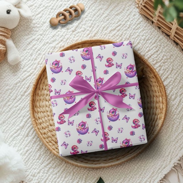Papel De Presente Chá de fraldas De Dinossauro Bebê Cugado Em Breve (Hatching Soon White and Pink Baby Dinosaur Wrapping Paper for Baby Shower)