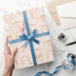 Papel De Presente Chá de panela de vestir de noiva Dourada e esmagad<br><div class="desc">Este Elegante Dourado e embaçado papel de enrolar Chá de panela de vestido de noiva é projetado tendo em mente uma noiva simples,  mas glamourosa. Os anéis e design de roupas nojentas dão-lhe todas as vibrações do dia do casamento.</div>