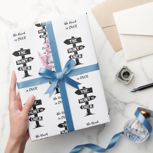 Papel De Presente Chifres Rústicos Preto e Branco A Caça Terminou (Presentear)
