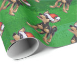 Papel De Presente Chihuahua Christmas sobre o verde<br><div class="desc">Parada de Animais, presentes de Natal Festivos Chihuahua e Acessórios trazidos para você pela Imagine isso! Design apresenta nossa arte original de um preto bonito e bronzeado Chihuahua apunhalado para as férias com um chapéu vermelho brilhante na cabeça e uma coroa verde festiva e oca no seu bumbum com um...</div>