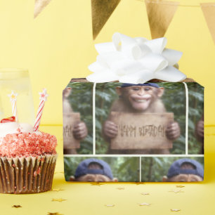 Papel De Presente Chimpanzé com Placa de Feliz Aniversário