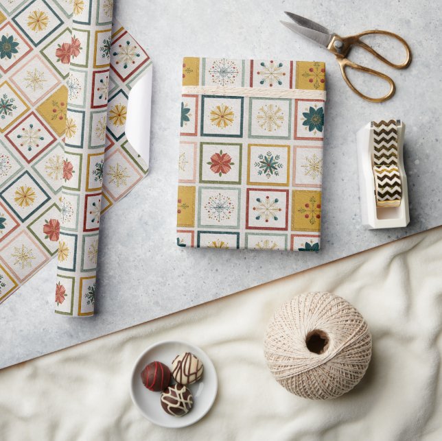 Papel De Presente Christmas Grid of Flowers, Leaves & Snowflakes (Artesanato)