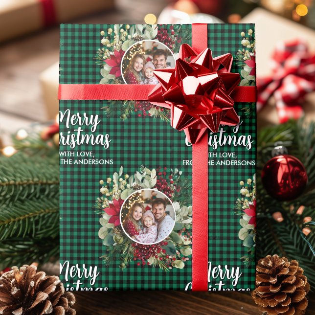 Papel De Presente Christmas Wreath Plaids Family Photo Personalized (Christmas Wreath Plaids Family Photo Personalized Wrapping Paper)